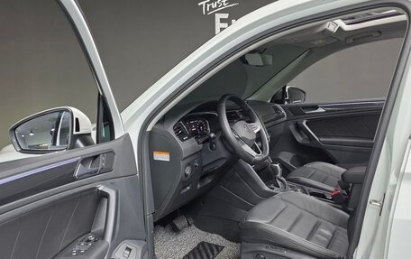 Volkswagen Tiguan II, 2022 год, 4 290 000 рублей, 7 фотография