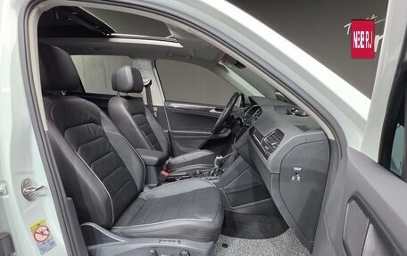 Volkswagen Tiguan II, 2022 год, 4 290 000 рублей, 13 фотография