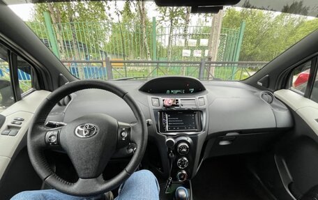 Toyota Yaris III рестайлинг, 2006 год, 700 000 рублей, 3 фотография