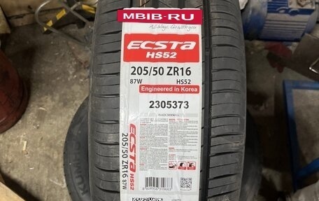 Toyota Yaris III рестайлинг, 2006 год, 700 000 рублей, 10 фотография