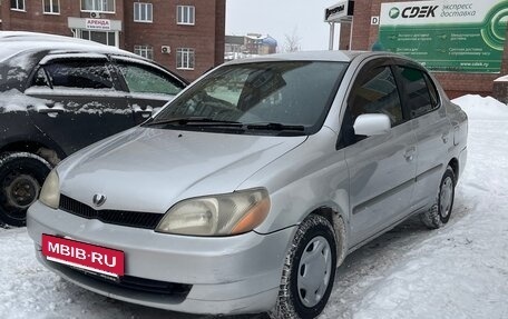 Toyota Platz, 2000 год, 400 000 рублей, 2 фотография