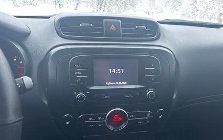 KIA Soul II рестайлинг, 2017 год, 1 200 000 рублей, 8 фотография