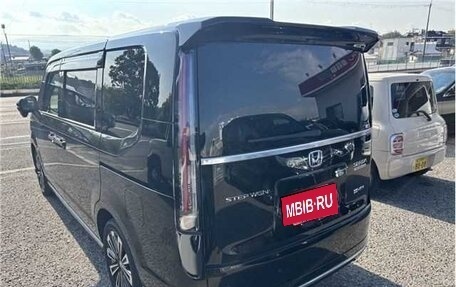 Honda Stepwgn, 2022 год, 2 400 000 рублей, 10 фотография