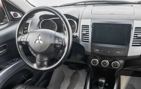 Mitsubishi Outlander III рестайлинг 3, 2008 год, 1 599 000 рублей, 17 фотография