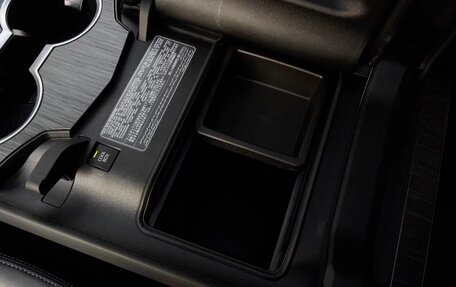 Toyota Land Cruiser, 2021 год, 14 999 000 рублей, 30 фотография