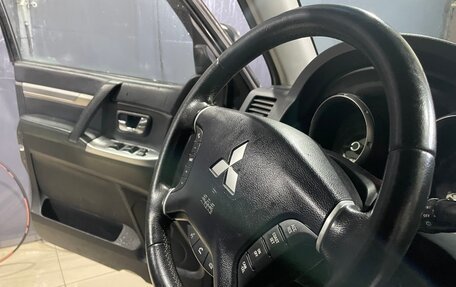 Mitsubishi Pajero IV, 2011 год, 2 000 000 рублей, 7 фотография