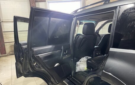 Mitsubishi Pajero IV, 2011 год, 2 000 000 рублей, 31 фотография