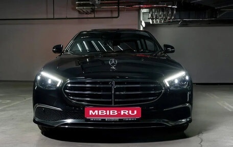 Mercedes-Benz E-Класс, 2023 год, 7 950 000 рублей, 1 фотография