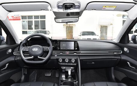 Hyundai Elantra, 2025 год, 1 900 000 рублей, 12 фотография