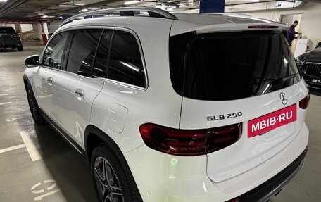 Mercedes-Benz GLB, 2024 год, 6 850 000 рублей, 5 фотография