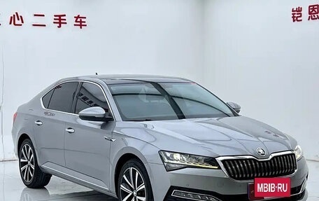 Skoda Superb III рестайлинг, 2021 год, 1 573 911 рублей, 3 фотография