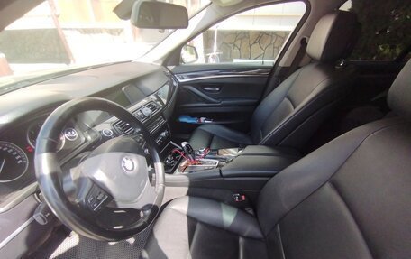 BMW 5 серия, 2011 год, 2 700 000 рублей, 7 фотография