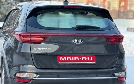 KIA Sportage IV рестайлинг, 2020 год, 2 400 000 рублей, 6 фотография