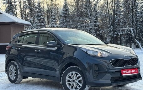 KIA Sportage IV рестайлинг, 2020 год, 2 400 000 рублей, 2 фотография