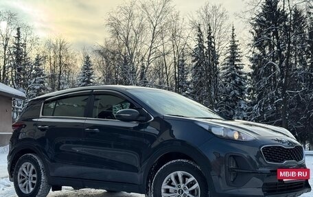 KIA Sportage IV рестайлинг, 2020 год, 2 400 000 рублей, 4 фотография