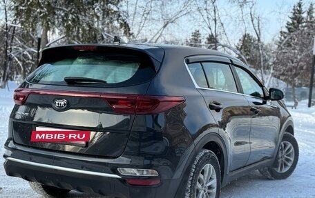 KIA Sportage IV рестайлинг, 2020 год, 2 400 000 рублей, 5 фотография