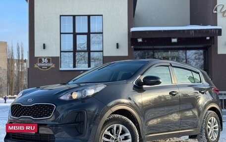 KIA Sportage IV рестайлинг, 2020 год, 2 400 000 рублей, 8 фотография