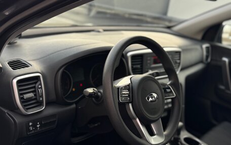 KIA Sportage IV рестайлинг, 2020 год, 2 400 000 рублей, 25 фотография