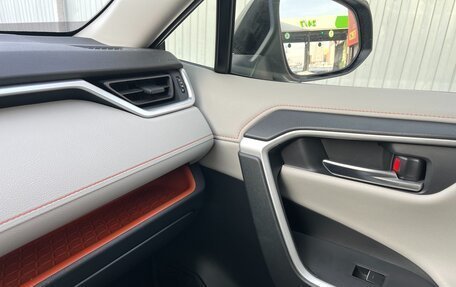 Toyota RAV4, 2023 год, 5 200 000 рублей, 8 фотография