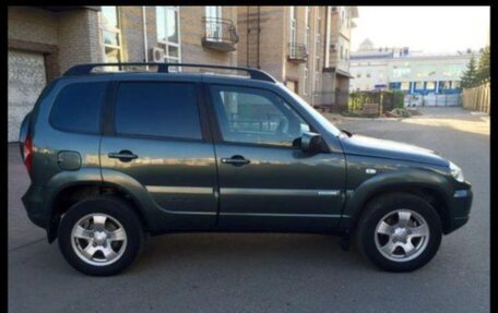 Chevrolet Niva I рестайлинг, 2011 год, 620 000 рублей, 3 фотография