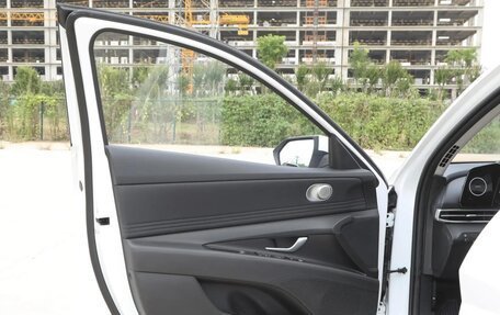 Hyundai Elantra, 2025 год, 1 900 000 рублей, 17 фотография