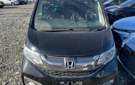 Honda Stepwgn IV, 2017 год, 1 560 000 рублей, 1 фотография