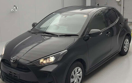 Toyota Yaris, 2022 год, 920 000 рублей, 1 фотография