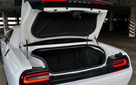 Dodge Challenger III рестайлинг 2, 2019 год, 4 950 000 рублей, 8 фотография