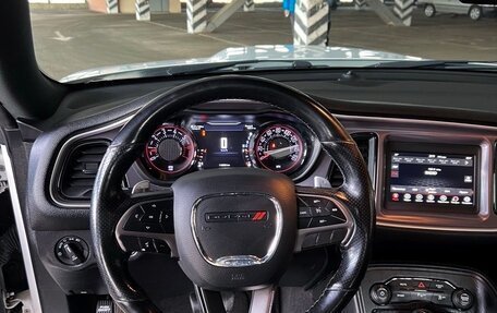 Dodge Challenger III рестайлинг 2, 2019 год, 4 950 000 рублей, 4 фотография