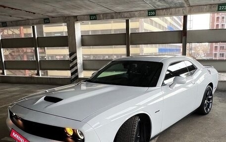 Dodge Challenger III рестайлинг 2, 2019 год, 4 950 000 рублей, 3 фотография