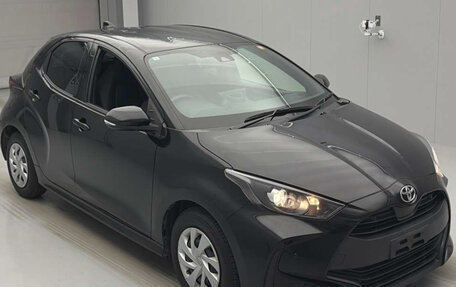 Toyota Yaris, 2022 год, 920 000 рублей, 3 фотография