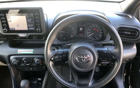 Toyota Yaris, 2022 год, 920 000 рублей, 8 фотография