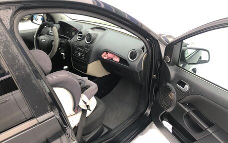 Ford Fiesta, 2006 год, 200 000 рублей, 2 фотография