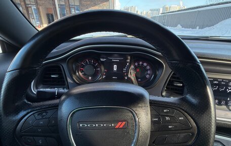 Dodge Challenger III рестайлинг 2, 2020 год, 4 800 000 рублей, 9 фотография