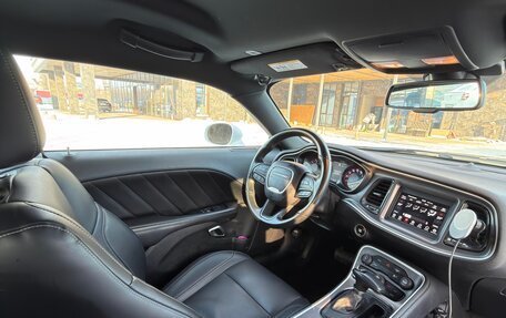 Dodge Challenger III рестайлинг 2, 2020 год, 4 800 000 рублей, 13 фотография