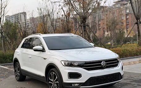 Volkswagen T-Roc I, 2023 год, 1 700 000 рублей, 5 фотография