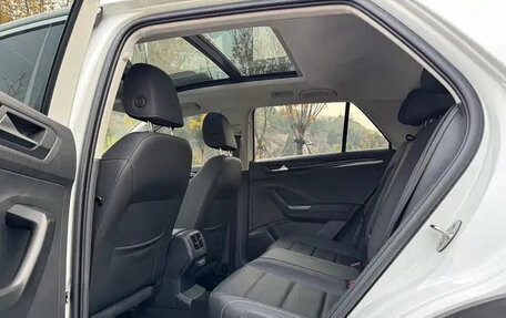 Volkswagen T-Roc I, 2023 год, 1 700 000 рублей, 21 фотография