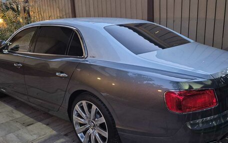 Bentley Flying Spur II, 2016 год, 9 000 000 рублей, 4 фотография