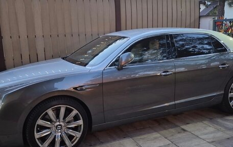 Bentley Flying Spur II, 2016 год, 9 000 000 рублей, 2 фотография