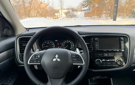 Mitsubishi Outlander III рестайлинг 3, 2013 год, 1 030 000 рублей, 12 фотография