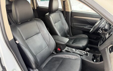 Mitsubishi Outlander III рестайлинг 3, 2013 год, 1 030 000 рублей, 16 фотография