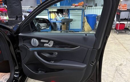 Mercedes-Benz E-Класс, 2020 год, 3 600 000 рублей, 4 фотография