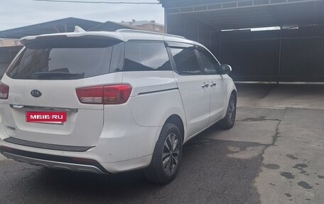 KIA Carnival III, 2017 год, 2 250 000 рублей, 4 фотография
