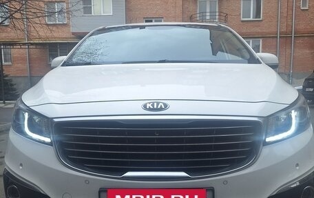 KIA Carnival III, 2017 год, 2 250 000 рублей, 10 фотография