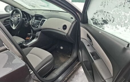 Chevrolet Cruze II, 2009 год, 500 000 рублей, 17 фотография