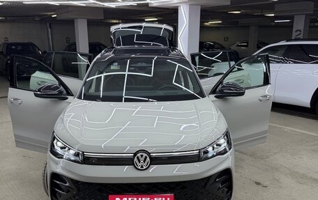 Volkswagen Tiguan, 2025 год, 4 900 000 рублей, 16 фотография