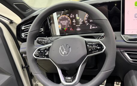 Volkswagen Tiguan, 2025 год, 4 900 000 рублей, 36 фотография