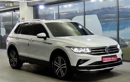 Volkswagen Tiguan II, 2022 год, 3 440 000 рублей, 1 фотография