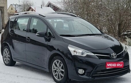 Toyota Verso I, 2013 год, 1 129 000 рублей, 1 фотография