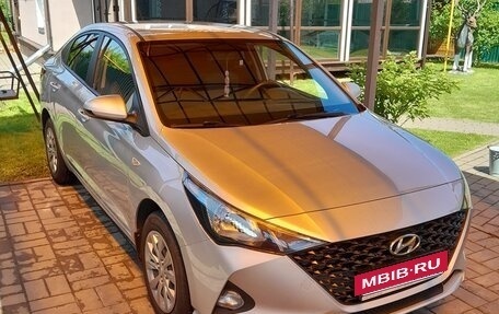 Hyundai Solaris II рестайлинг, 2020 год, 1 780 000 рублей, 2 фотография